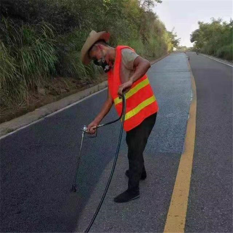 玉树 彩色防滑路面的底涂是保障路面附着力